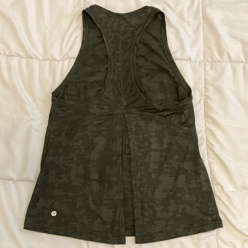 NWOT!! Lululemon Conduit Singlet Brave Olive Camo Size 4